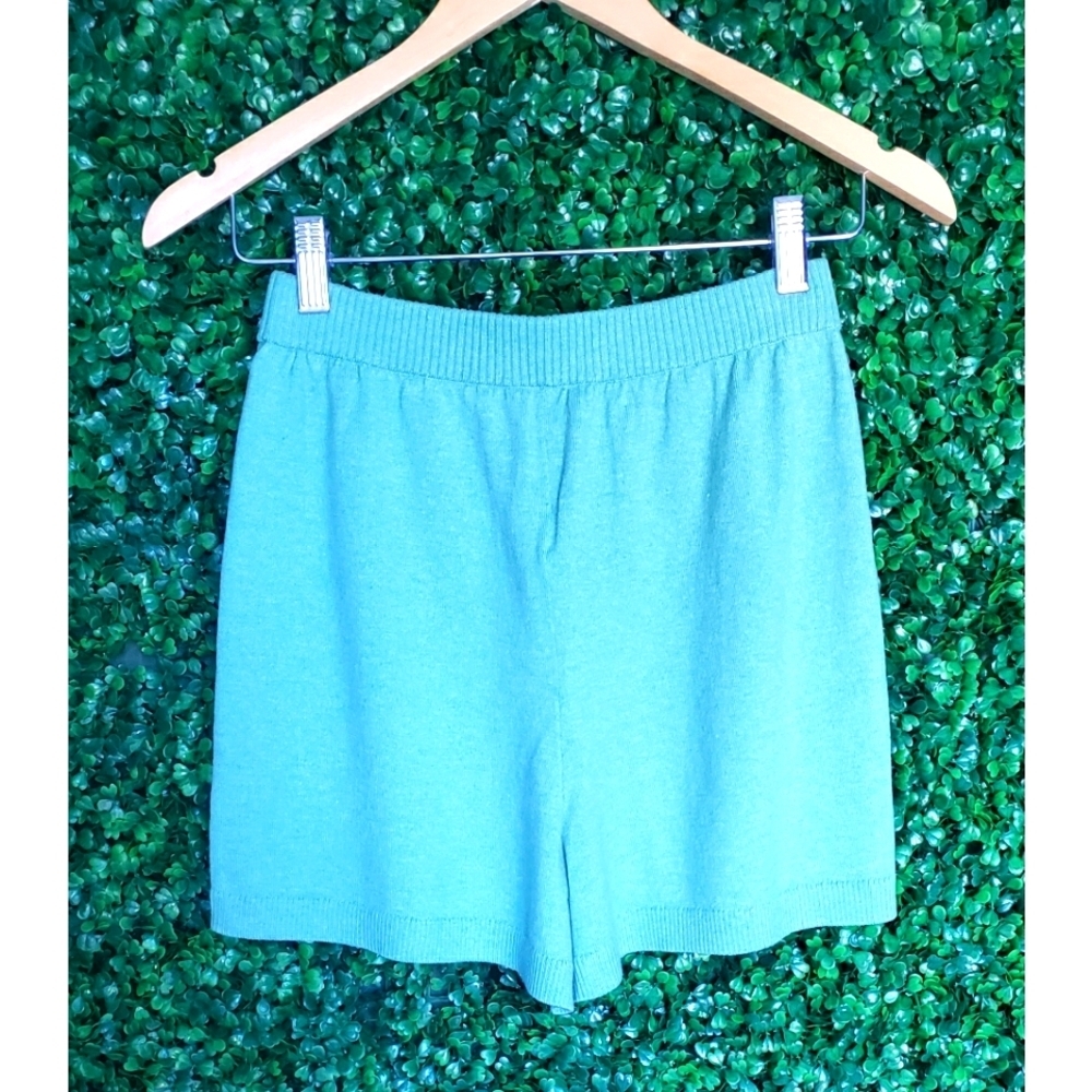 7. J.Crew High-waisted cotton-cashmere sweater short - Picture 3 of 5